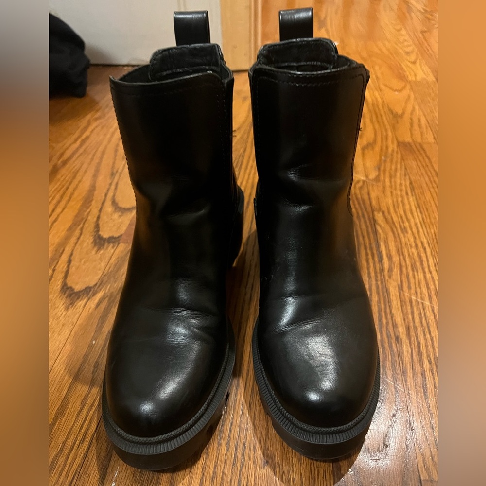 Black boots size 9.5